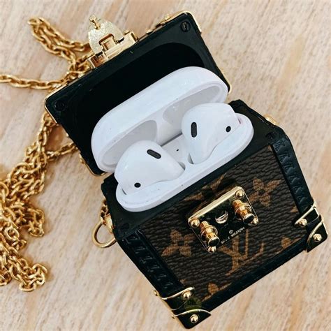 louis vuitton airpod holder|who makes louis vuitton airpods.